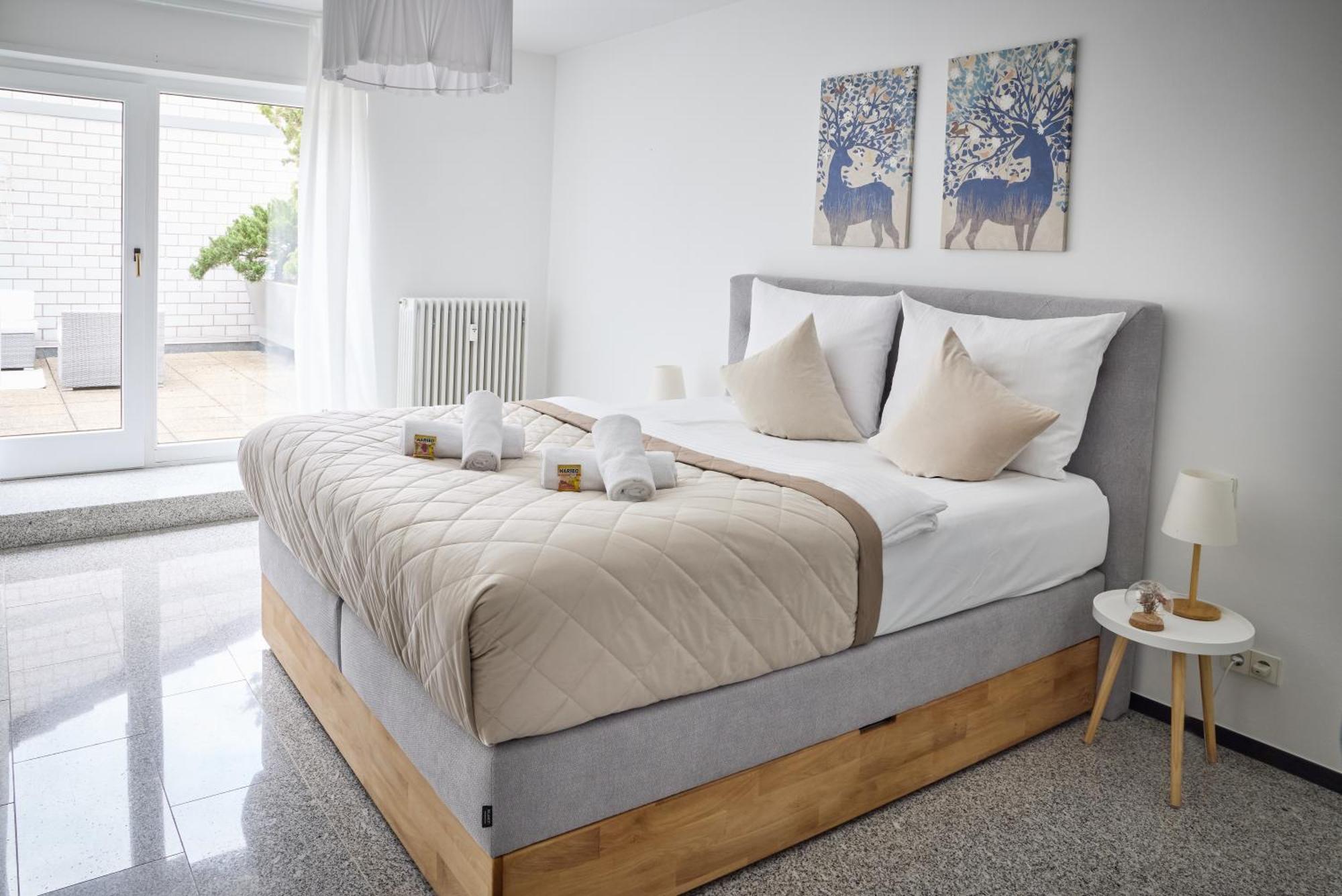 Idee Living: Penthouse Apartment Mit Parkplatz Weinheim Exteriör bild